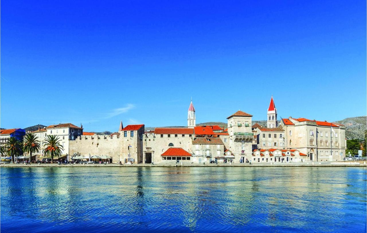 Amazing Apartment In Trogir With Kitchen Екстериор снимка
