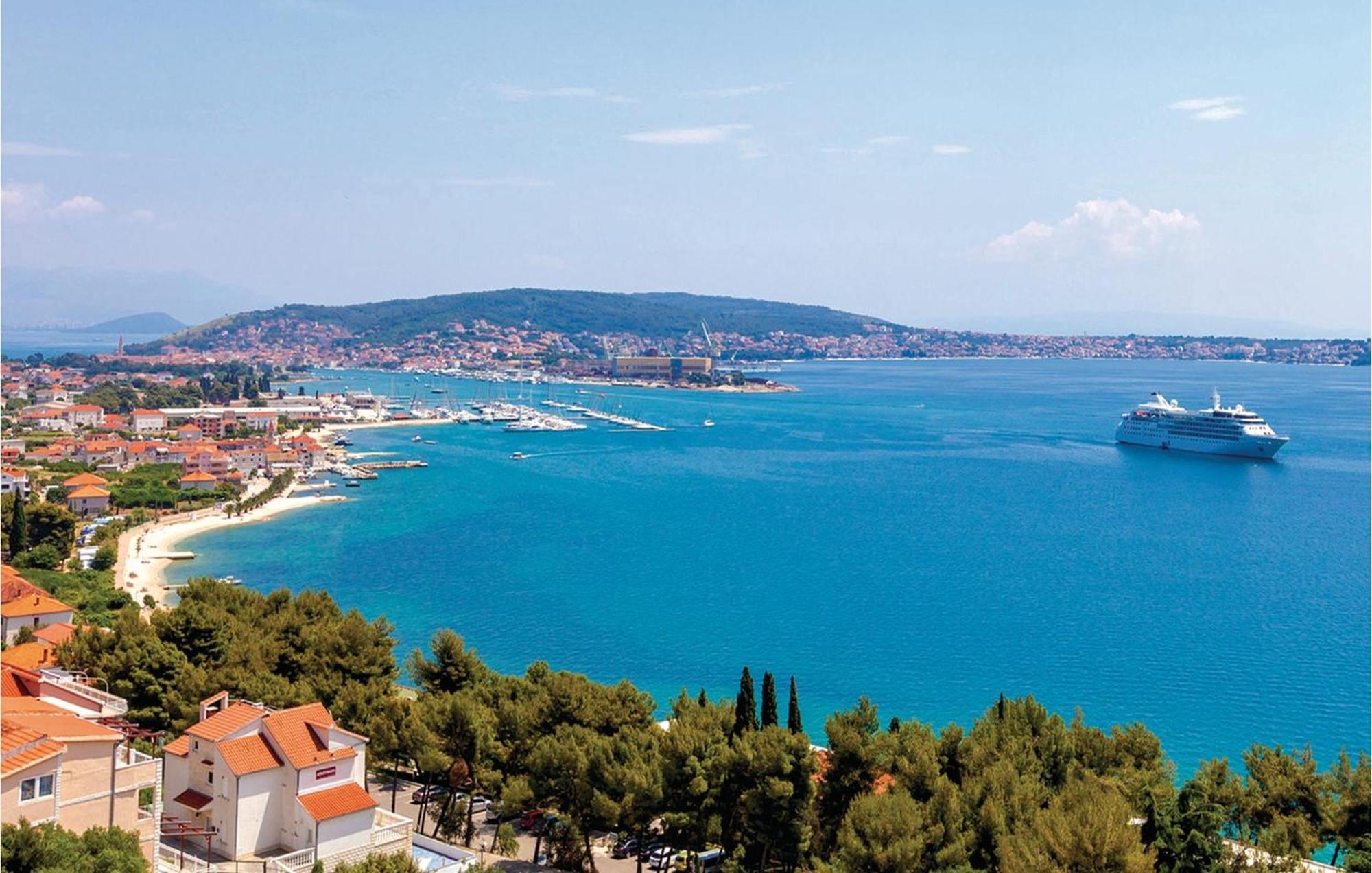 Amazing Apartment In Trogir With Kitchen Екстериор снимка
