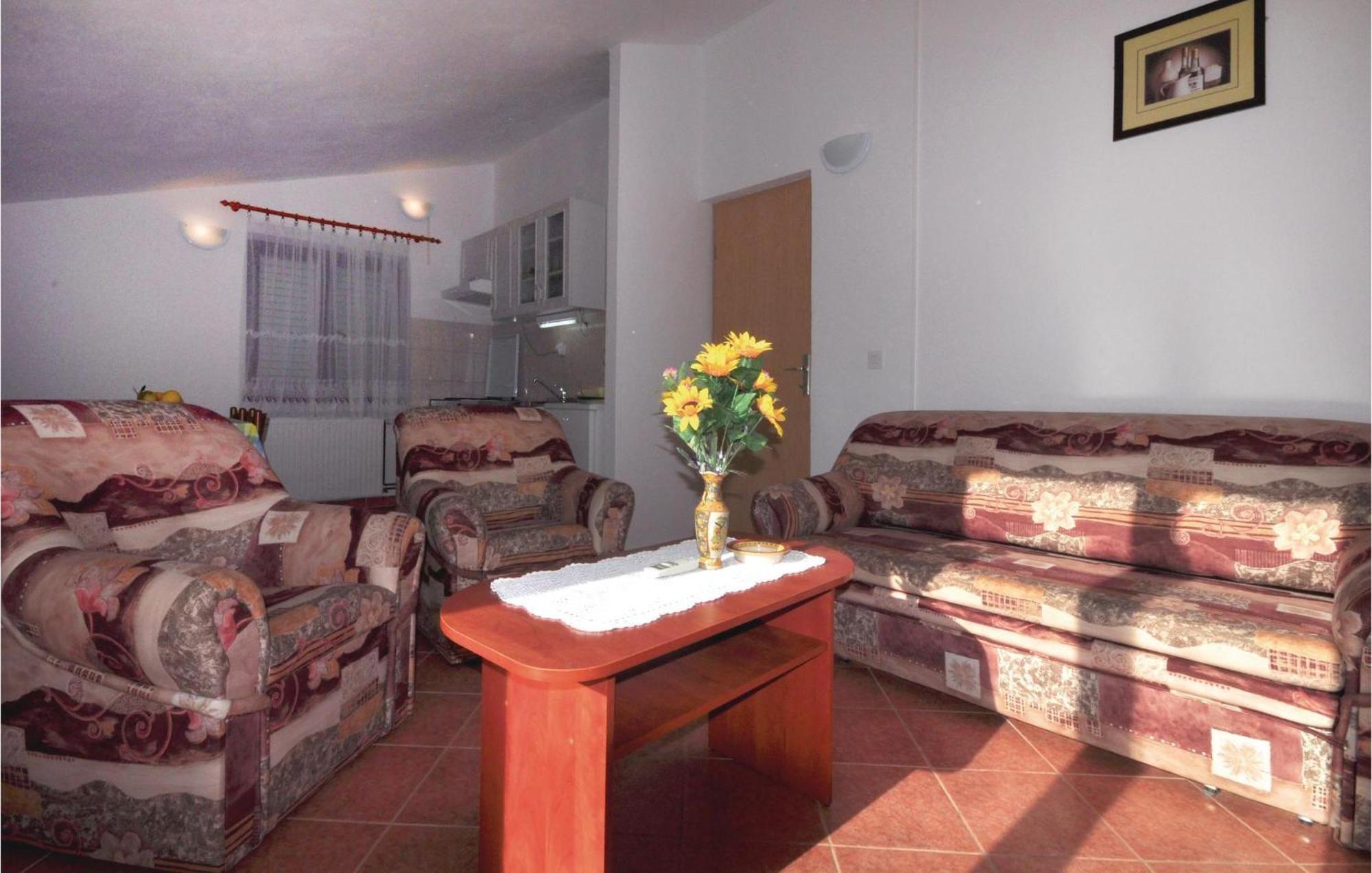 Amazing Apartment In Trogir With Kitchen Екстериор снимка